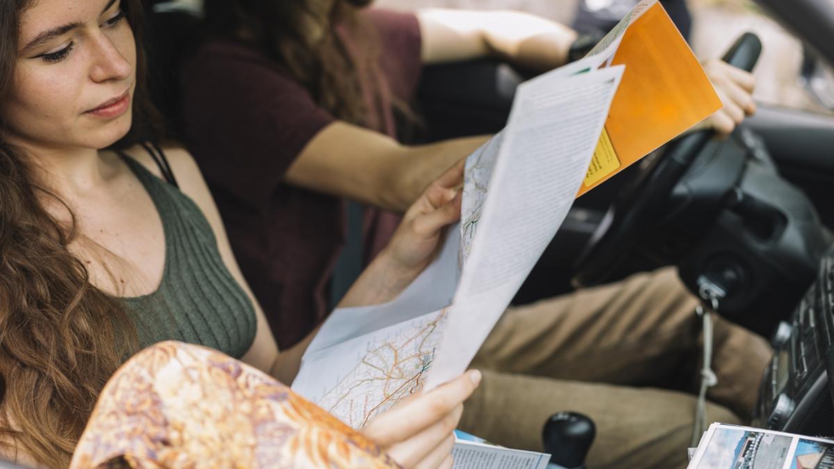 Jak tanio podróżować po świecie? Praktyczne porady dla oszczędnych podróżników