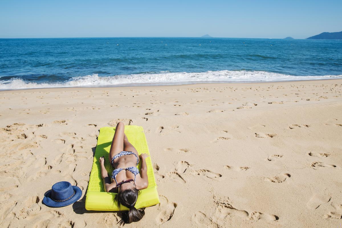 Przewodnik po najlepszych plażach świata – gdzie znaleźć najpiękniejszy piasek?